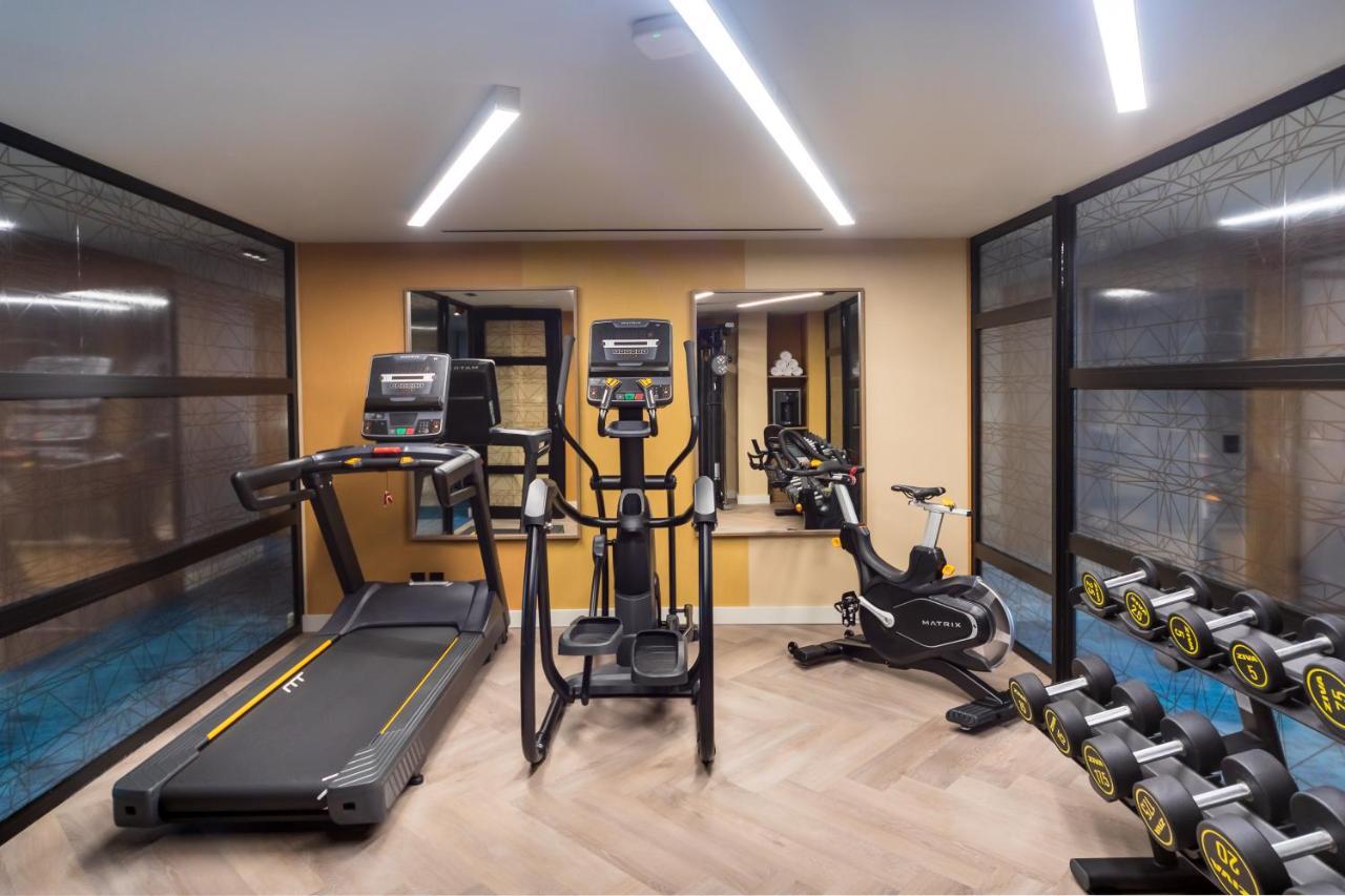 Готель Barcelo Funchal Oldtown Екстер'єр фото The gym at the hotel