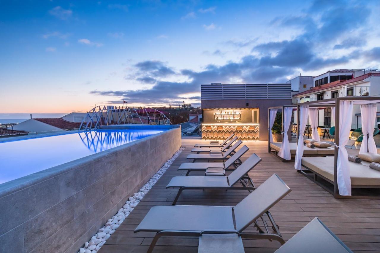 Готель Barcelo Funchal Oldtown Екстер'єр фото Rooftop pool at the hotel