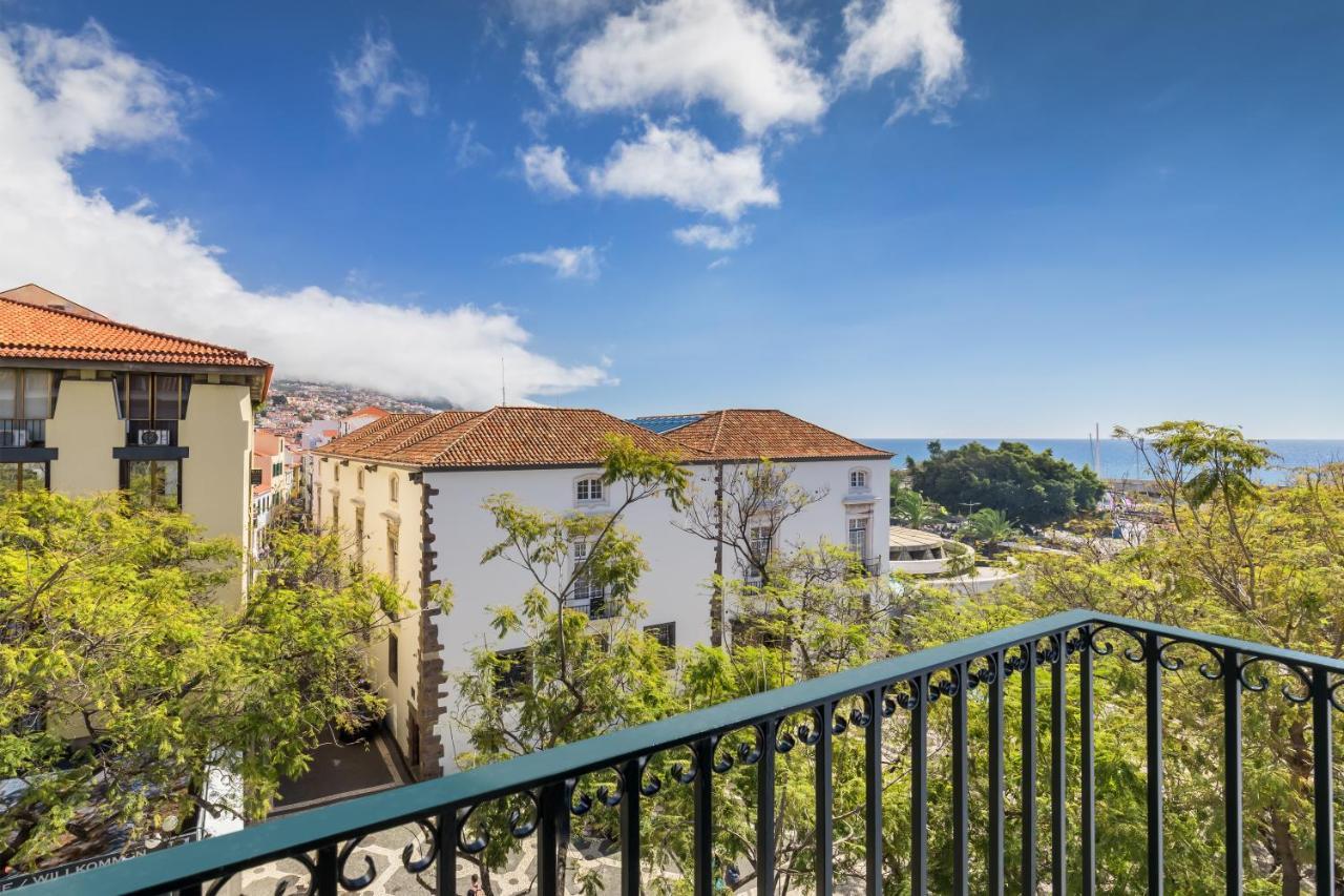 Готель Barcelo Funchal Oldtown Екстер'єр фото View from the balcony of the house of the writer, in Funchal, Madeira