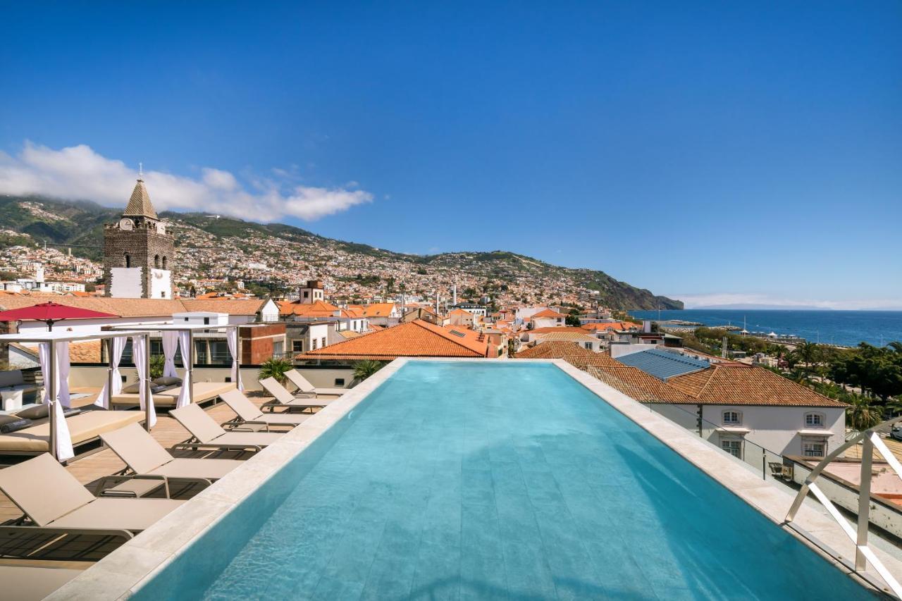Готель Barcelo Funchal Oldtown Екстер'єр фото The rooftop pool at the hotel